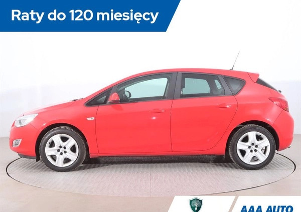 Opel Astra cena 28000 przebieg: 135200, rok produkcji 2011 z Skaryszew małe 254